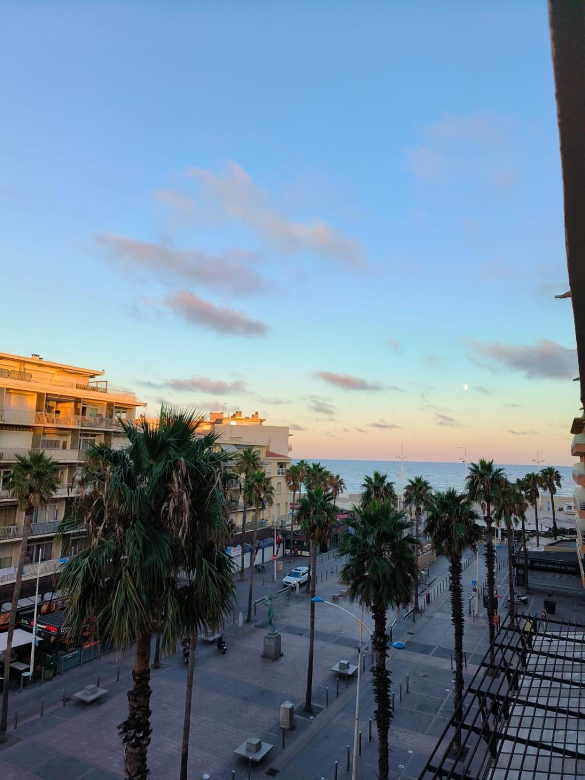 Appartement T2 Vue Sur Mer, Place Mediterranee Canet-en-Roussillon Bagian luar foto